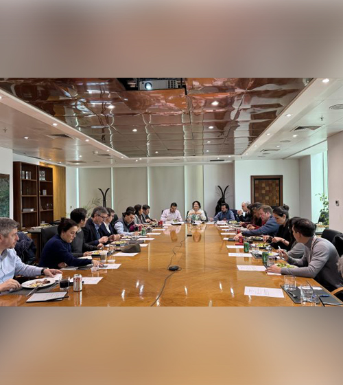 CM se reúne con MIT para intercambiar ideas sobre prácticas sustentables en minería